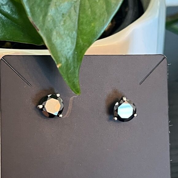 Stunning Grace and Heart Straight Up Black Swarovski Crystal Stud Earrings - Picture 4 of 7